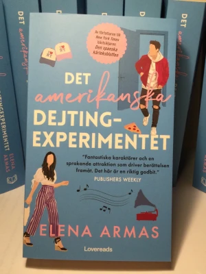 Det amerikanska dejtingexperimentet av Elena Armas - En hjärtevärmande romance❤️🌶 Helt i nyskick, pocket📚 Uppföljare till Den spanska kärleksbluffen☀️ Pris på vanliga bokhandlar: ca 100-125 kr🕯 Det är bara att skriva om du har några frågor💕