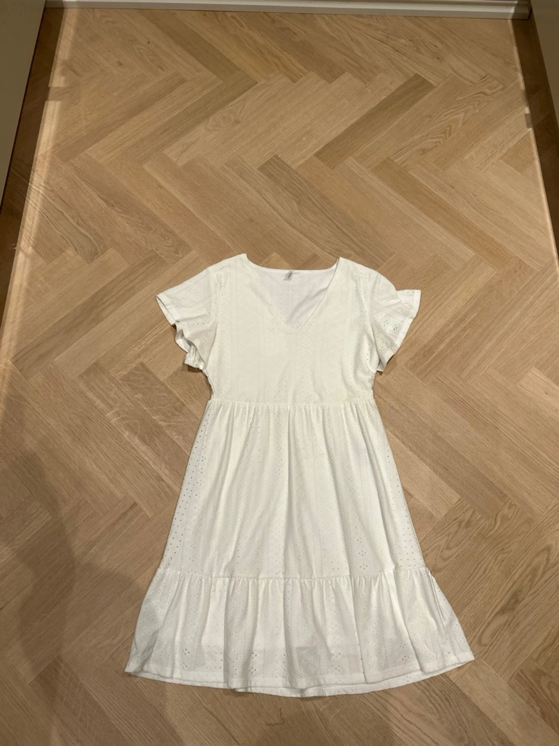 Vit sommarklänning från ONLY