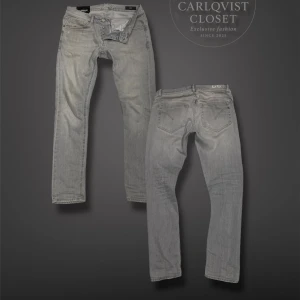 Grå Dondup jeans  - Säljer ett par schyssta Dondup jeans i ljusgrå färg💫|| Skick 8/10 (små slitningar är i modellen)  || Modell George ✅|| Storlek 32/32 men sitter som 30/32 pga italienska storlekar🪡 || Jag kan skicka mått och ni skriver! || Hör gärna av er vid bud!!🙌🏻