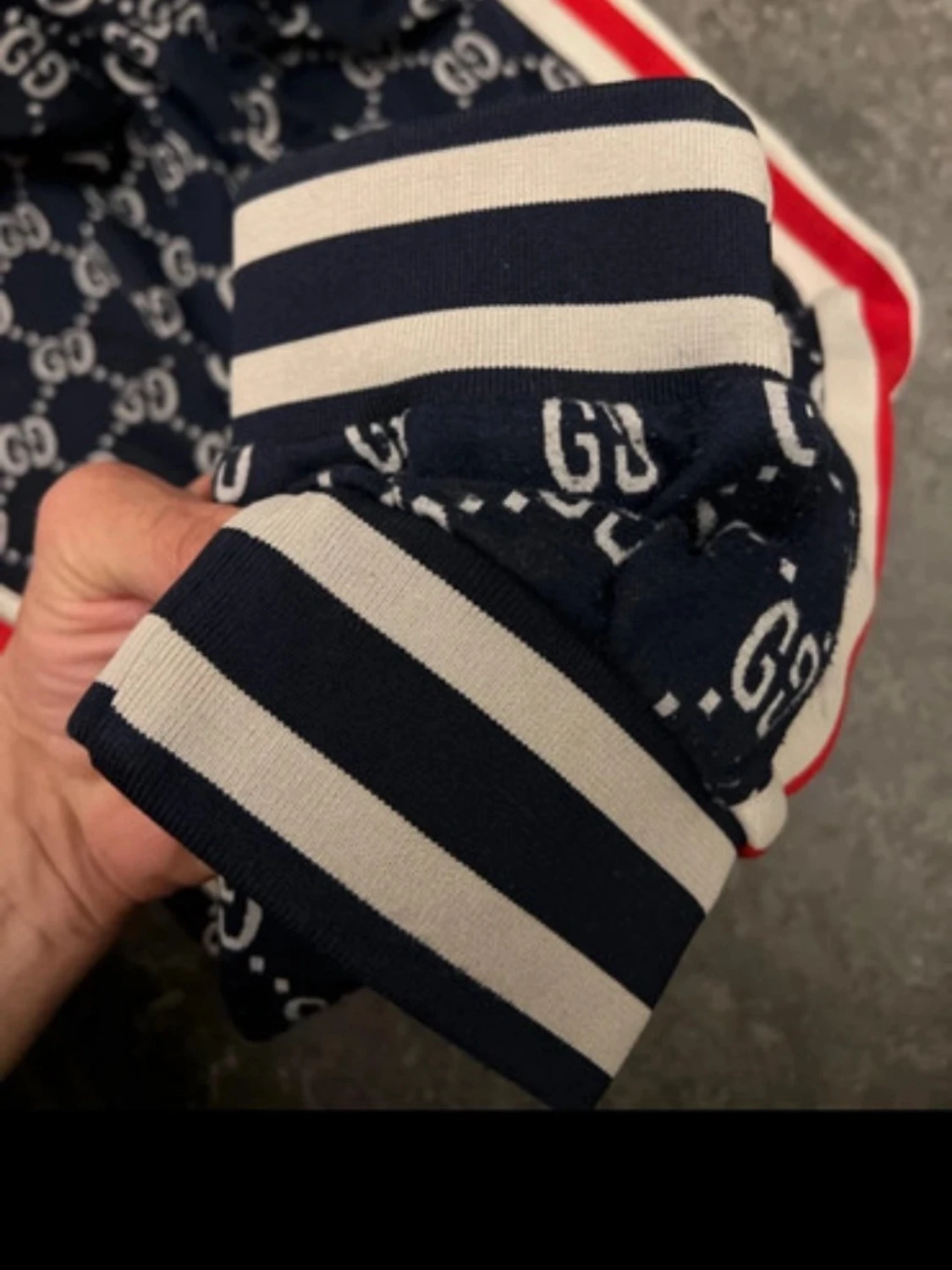 Mörkblå GG-mönstrade shorts från Gucci - 6