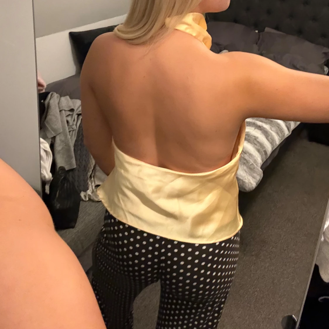 Satintopp med halterneck - 2