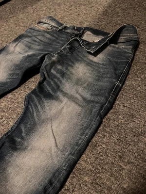 Diesel Jeans - Extremt bra skick  Strl 30/32  Hör av er vid funderingar!!