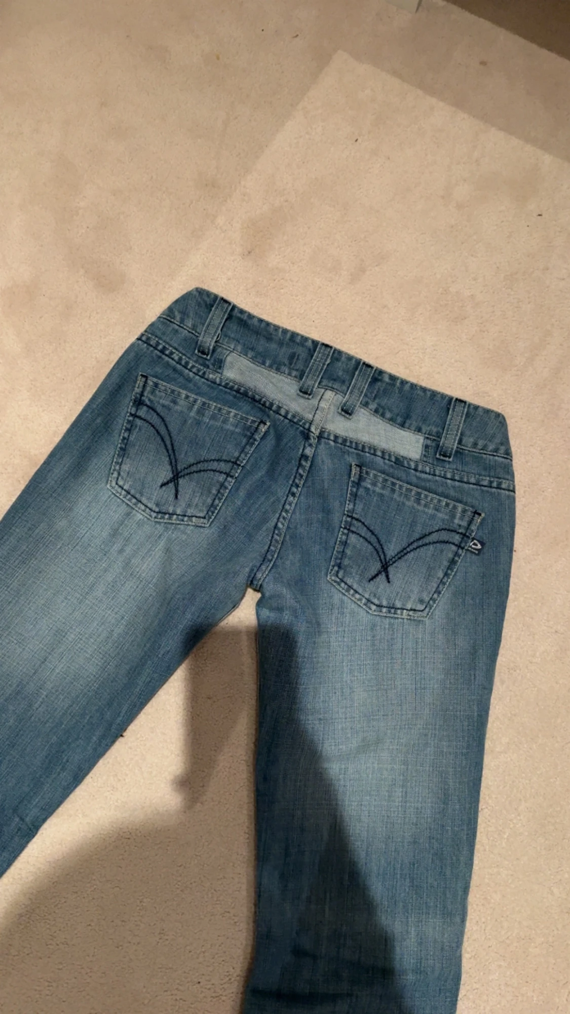 Blå bootcut jeans  - 2