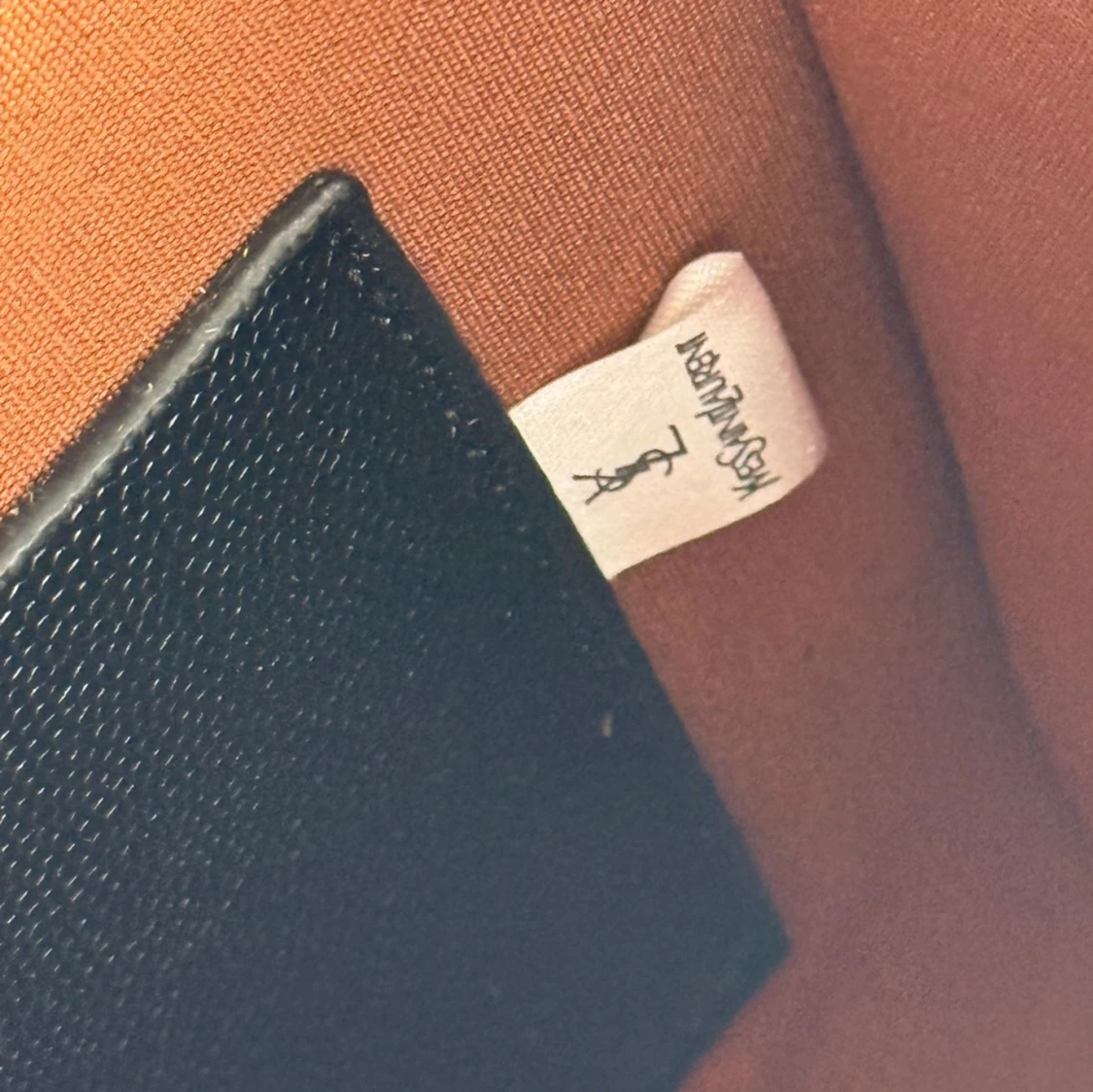 Svart quiltad  axelväska i skinn - 4