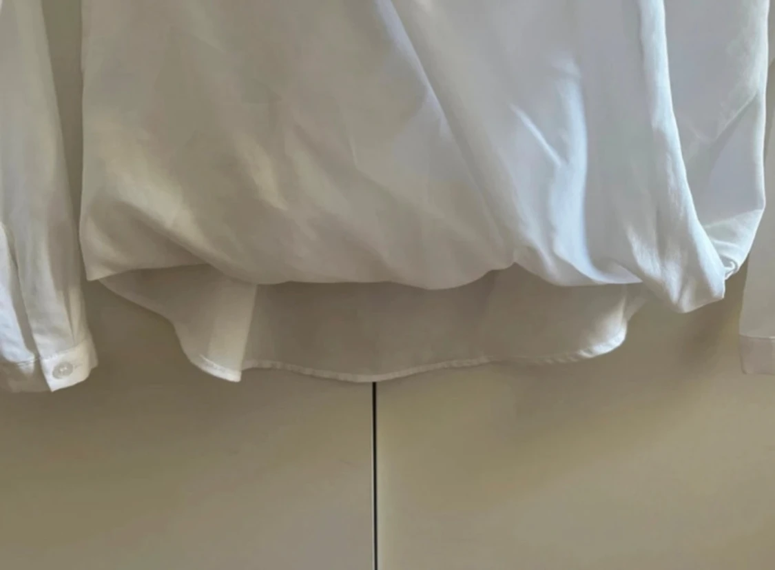 Vit omlottblus med v-ringning från H&M - 3