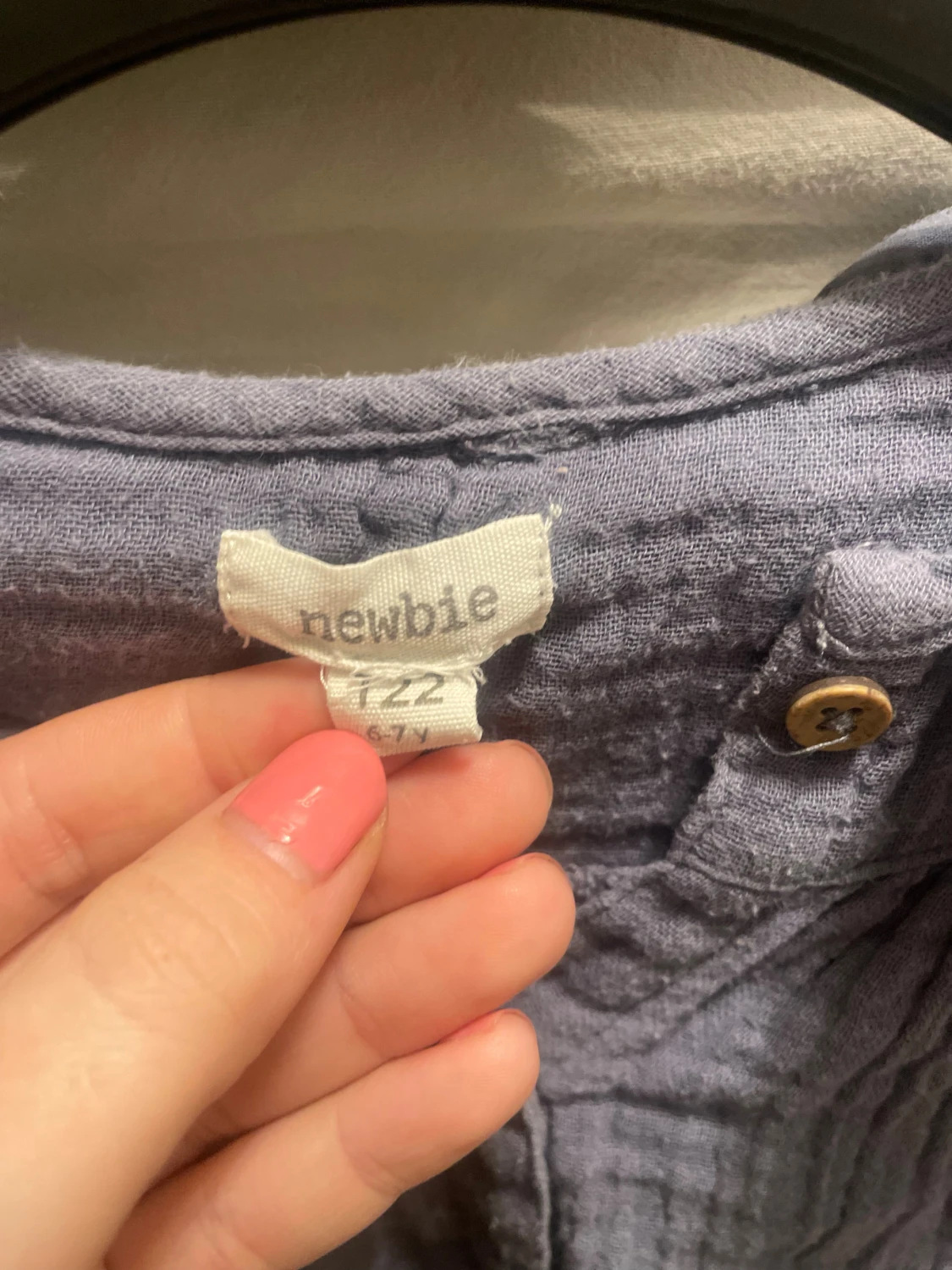 Ljuslila blus med volang från Newbie - 1