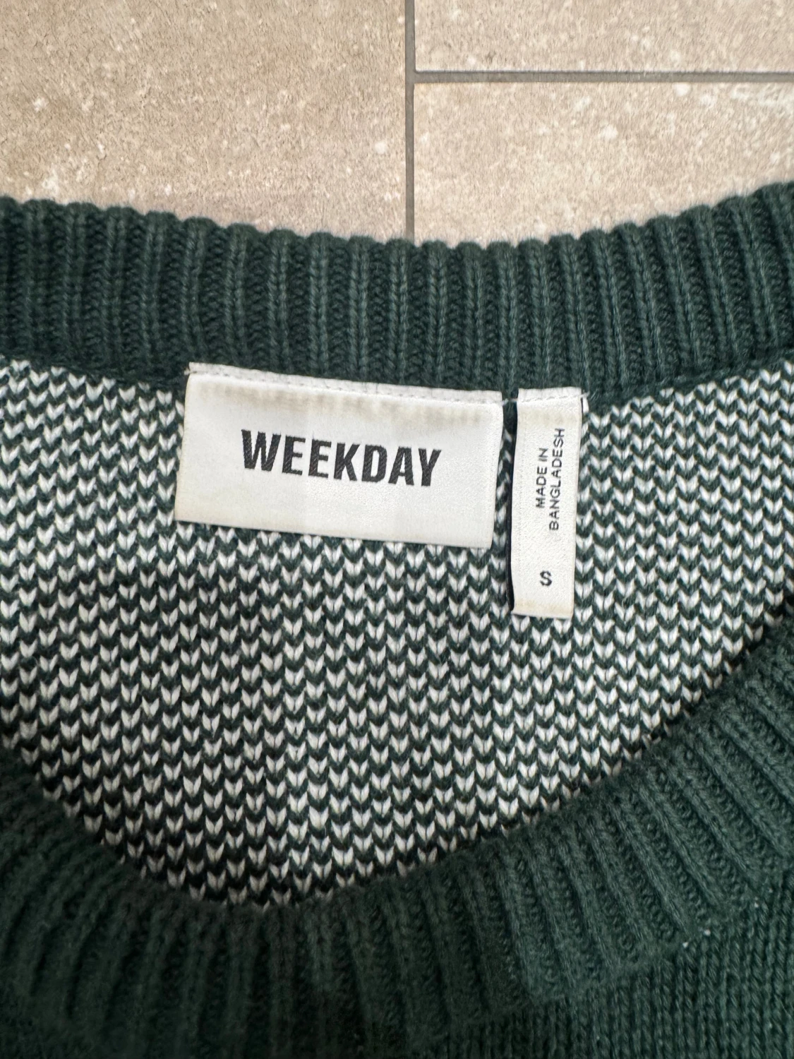 Mörkgrön stickad tröja Weekday S - 2