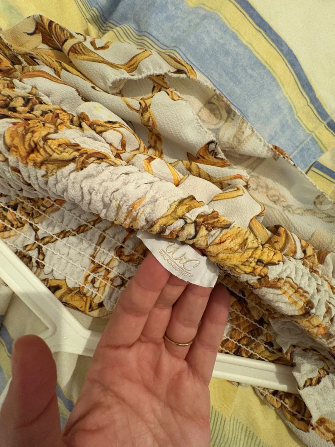 Vit och gul mönstrad kortkjol från Attic - 1