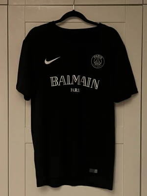 Psg X Balmain  - En psg X balmain t-shirt i storlek M inga defekter på tröjan