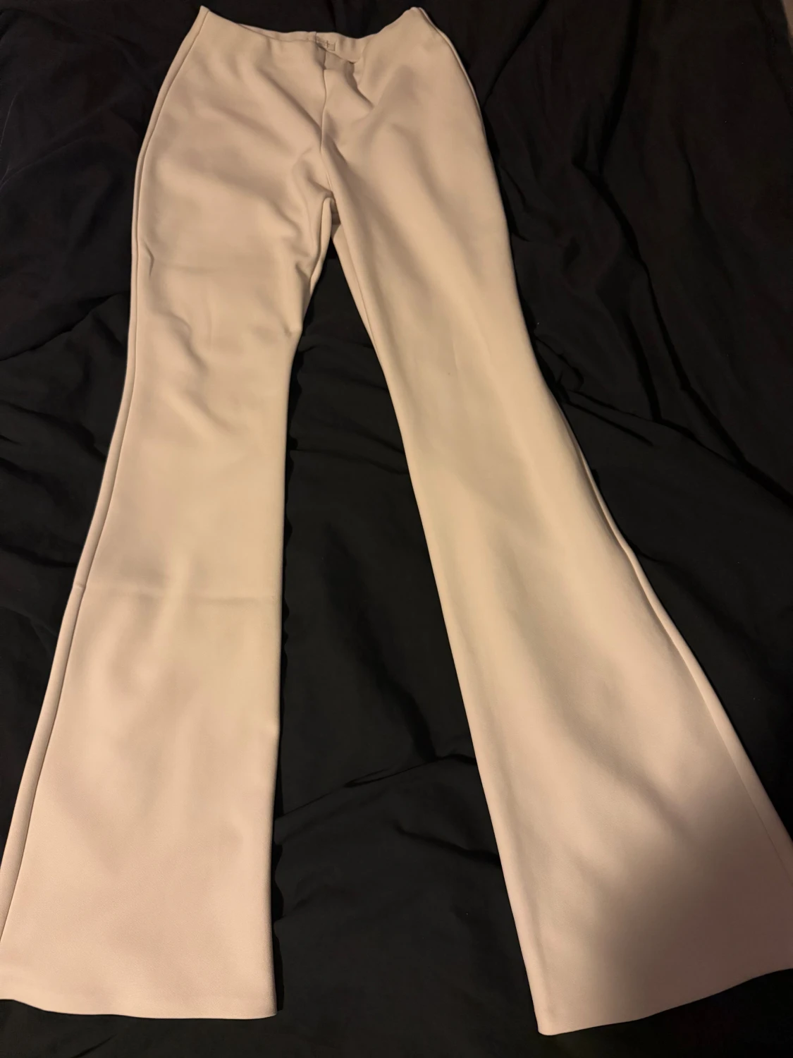 vita byxor från zara  storlek S 