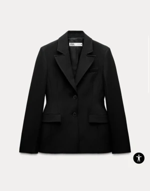 Zara kavaj - Om någon har denna exakta kavaj från zara i storlek xs/s köper jag gärna! :)