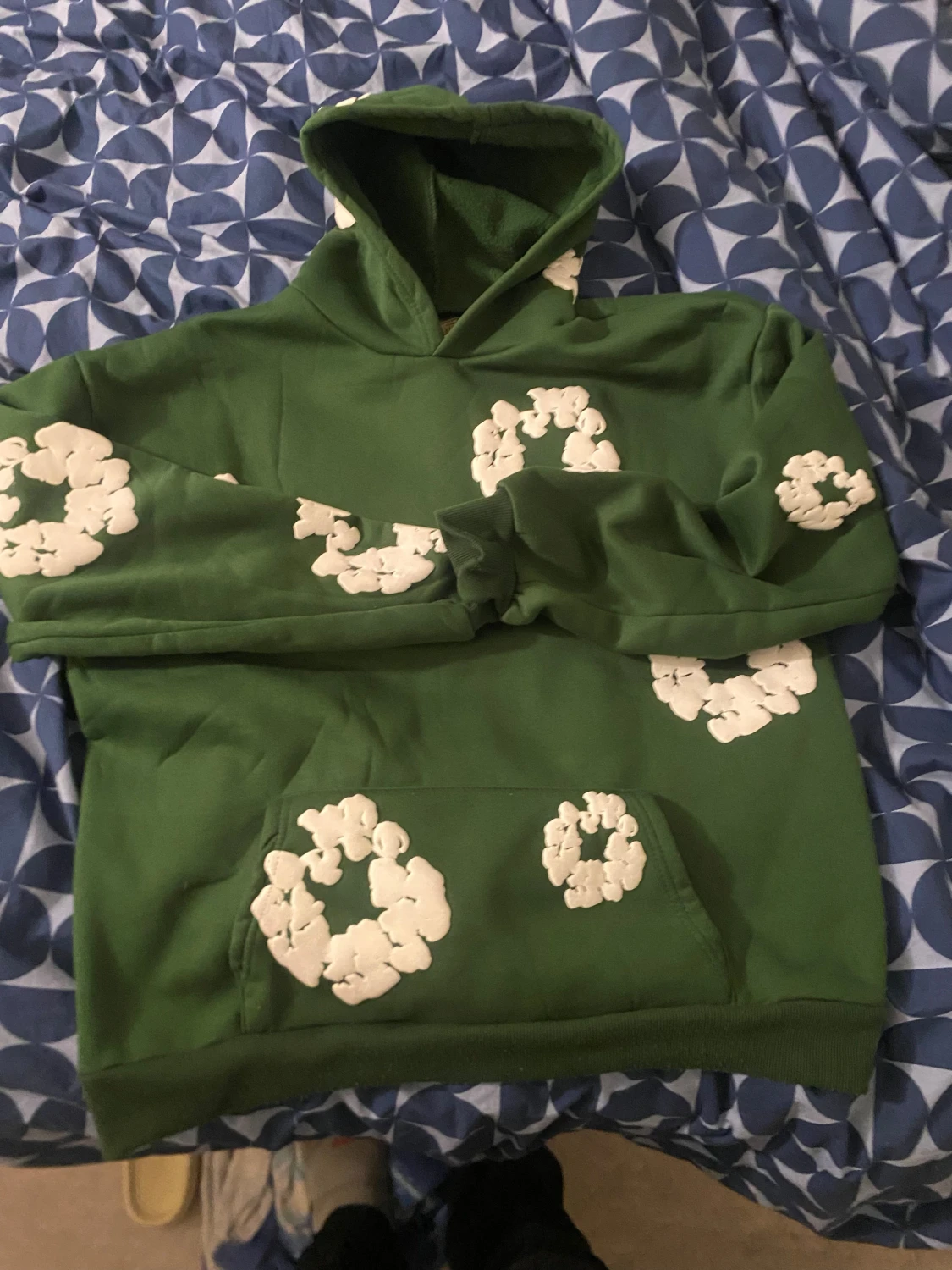 Grön hoodie från Denim Tears