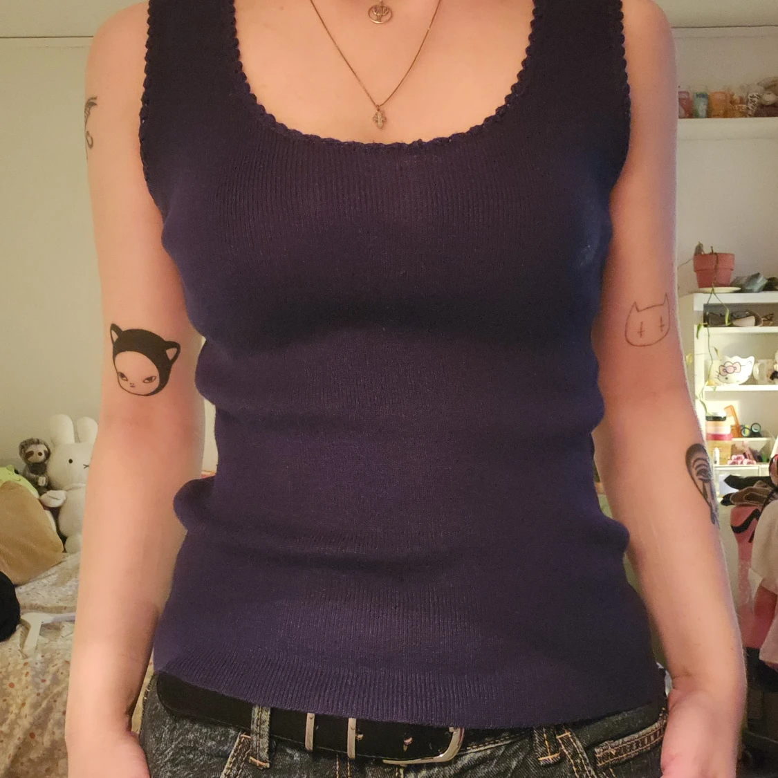 Mörkblå stickad linnetopp