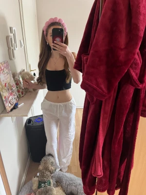 Linnebyxor - Helt nya, sitter som en S men är storlek 158/164, jag är 160cm lång, lappen sitter kvar