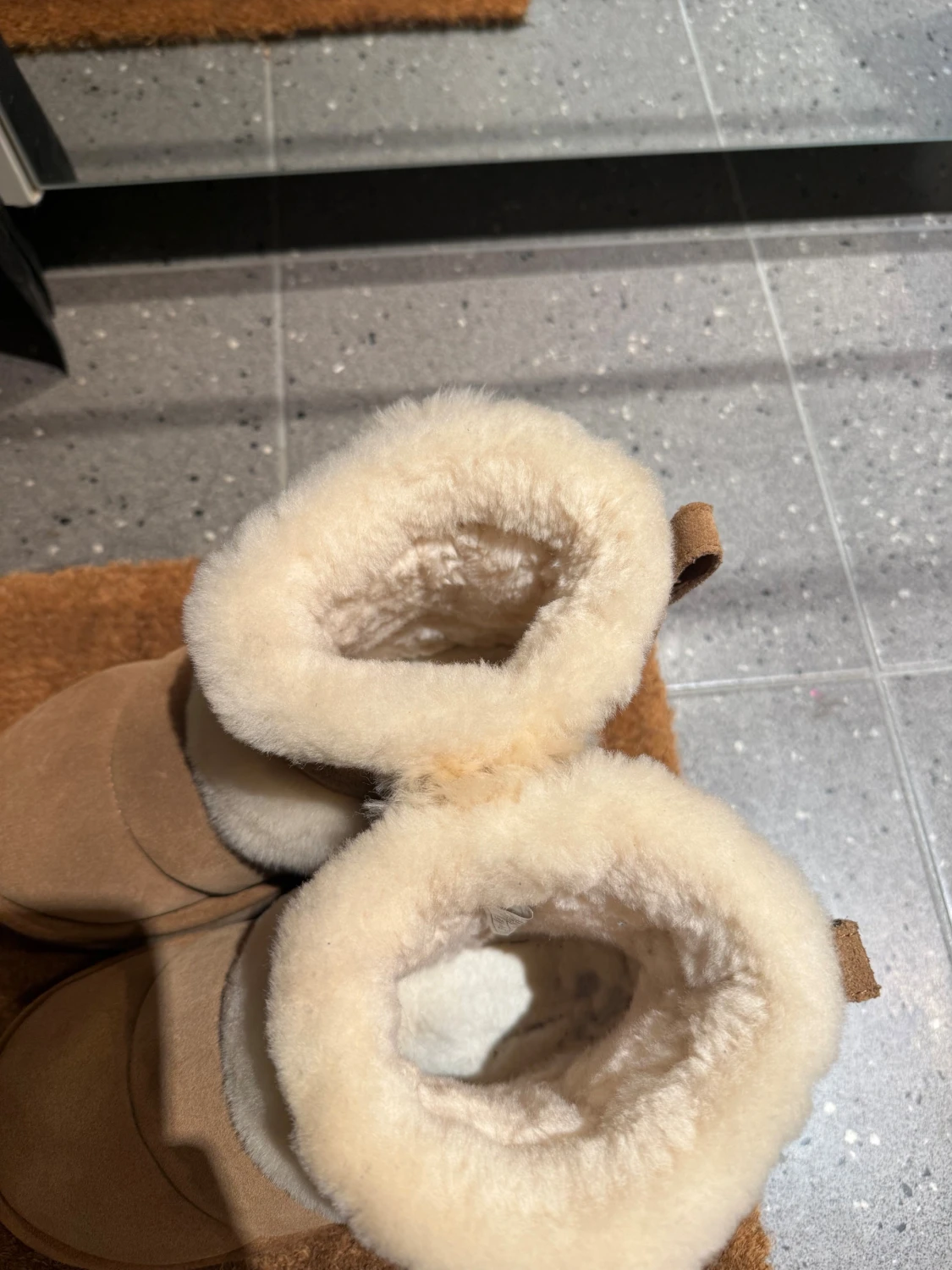 UGG boots i beige mocka och ull - 4