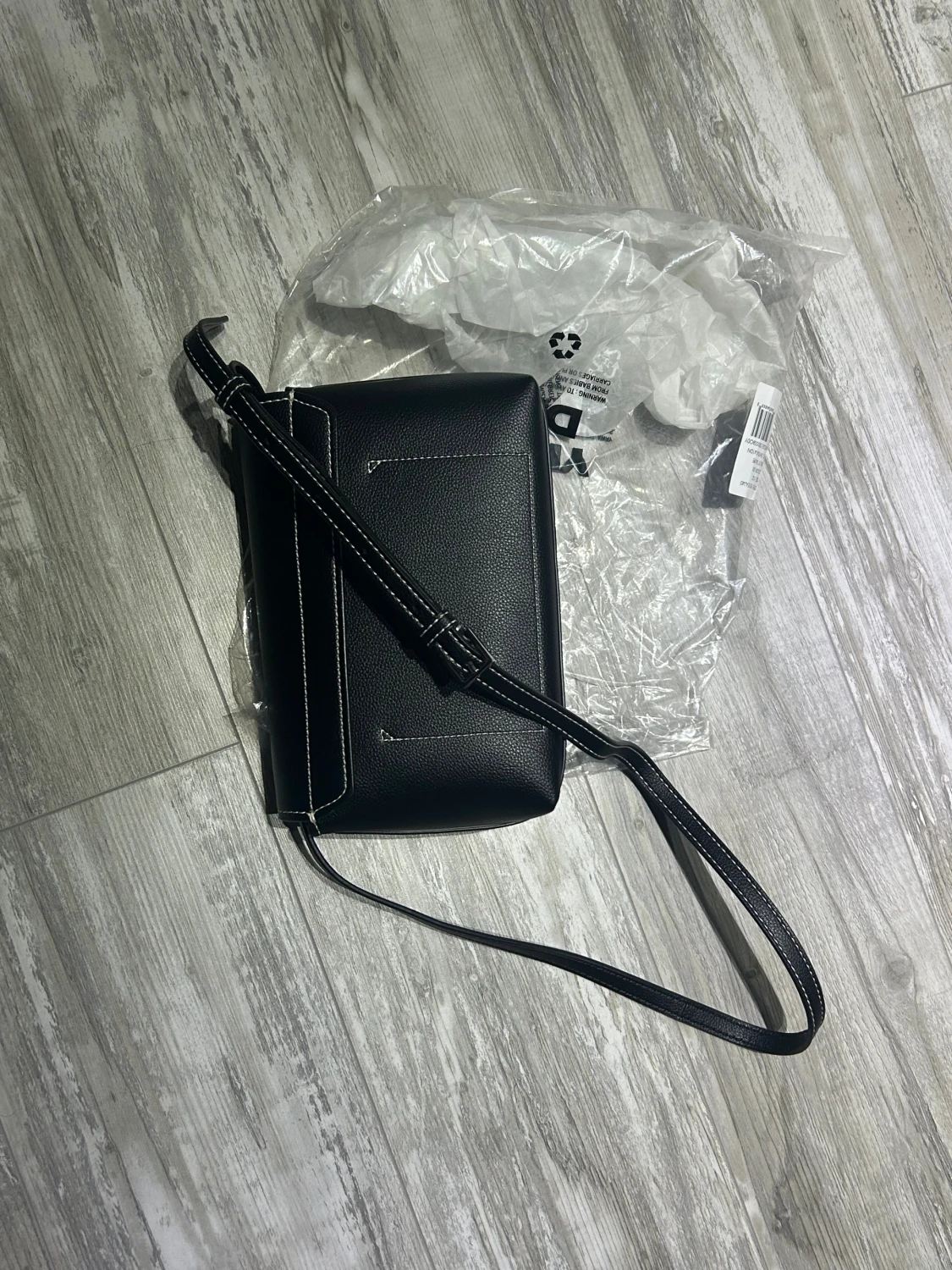 Svart axelväska från DKNY i skinn - 5