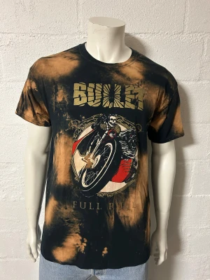 T-shirt Bullet L - Helt ny T-shirt Bullet. Storlek L. Tuffa meleringar på.