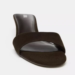 Mocka Klackar / Sandaler - Mocka Sandaler med klack i brun, strl 37 från Zara, aldrig använda