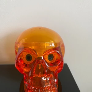 Döskalle-ask - En ask i form av en döskalle.