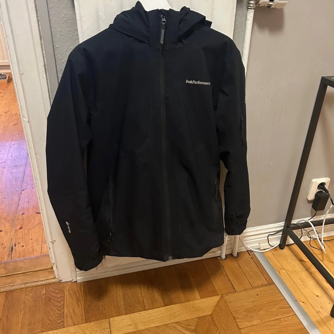 Svart vindjacka Peak Performance - 2