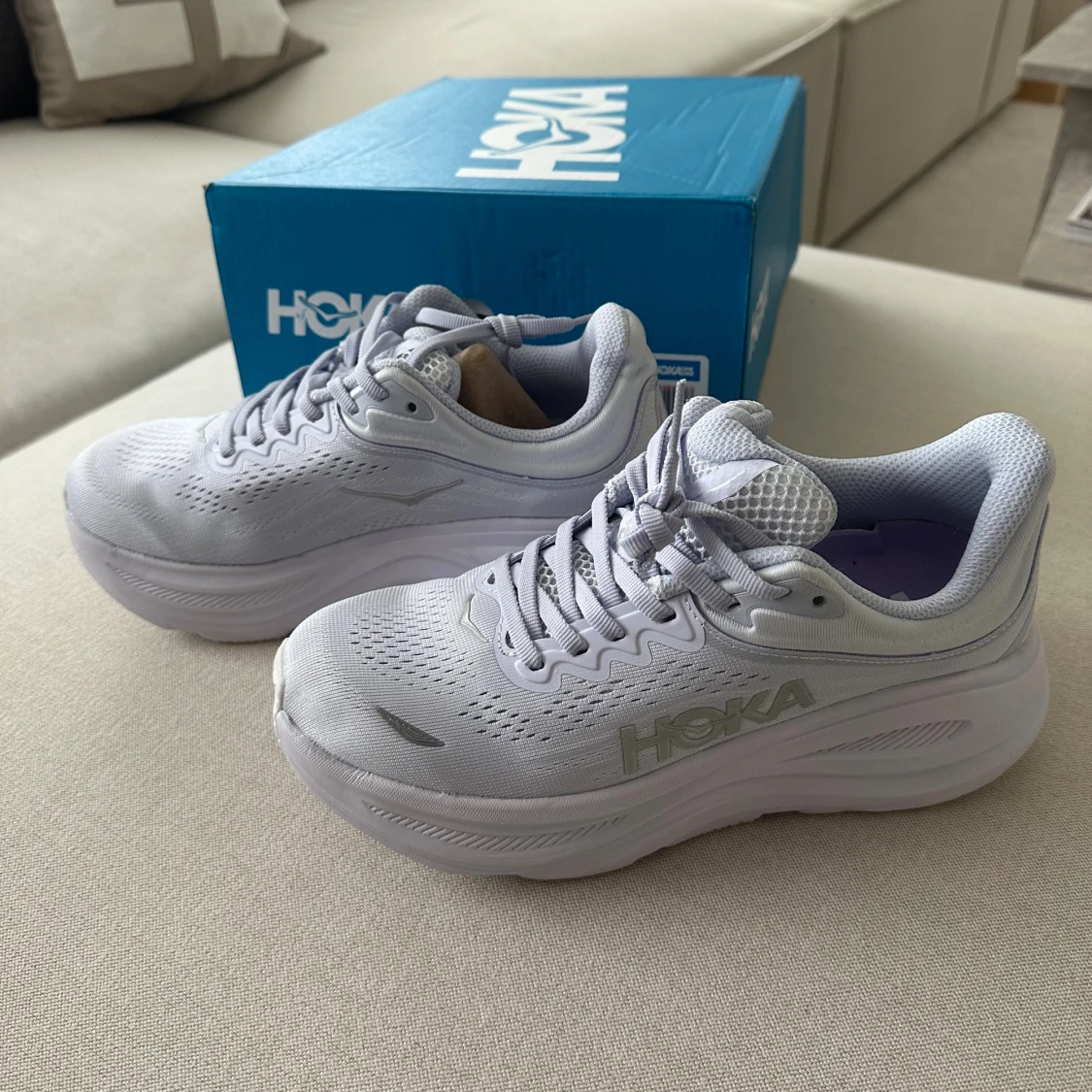 Lila Hoka Bondi 9 sneakers - 2