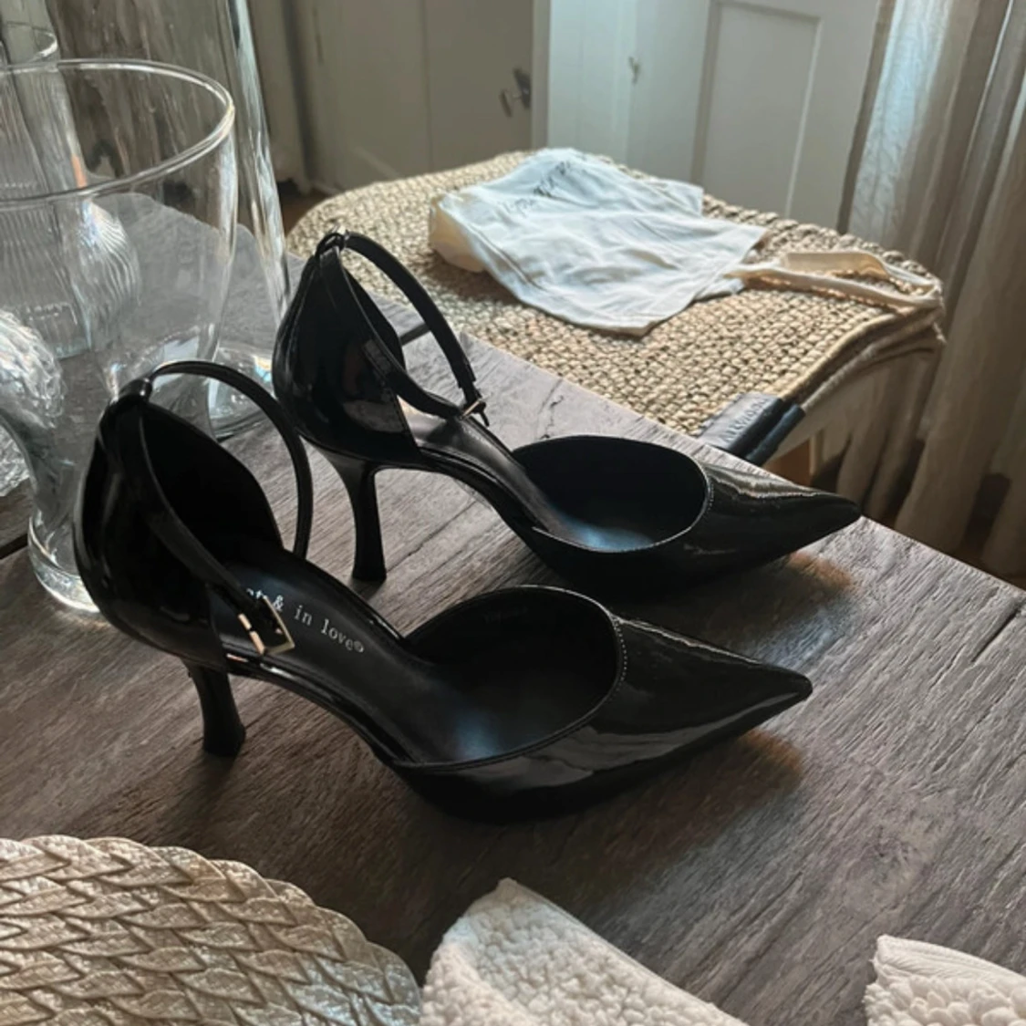 Svarta pumps med spetsig tå - 1