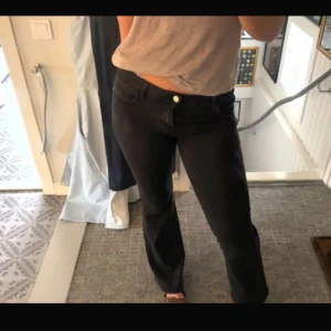 Only tall jeans  - Lågmidjade only tall jeans, säljer för att dom är för stora!!