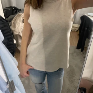 Topp från Zara - Fin topp från Zara! Bra skick, kom priv💕