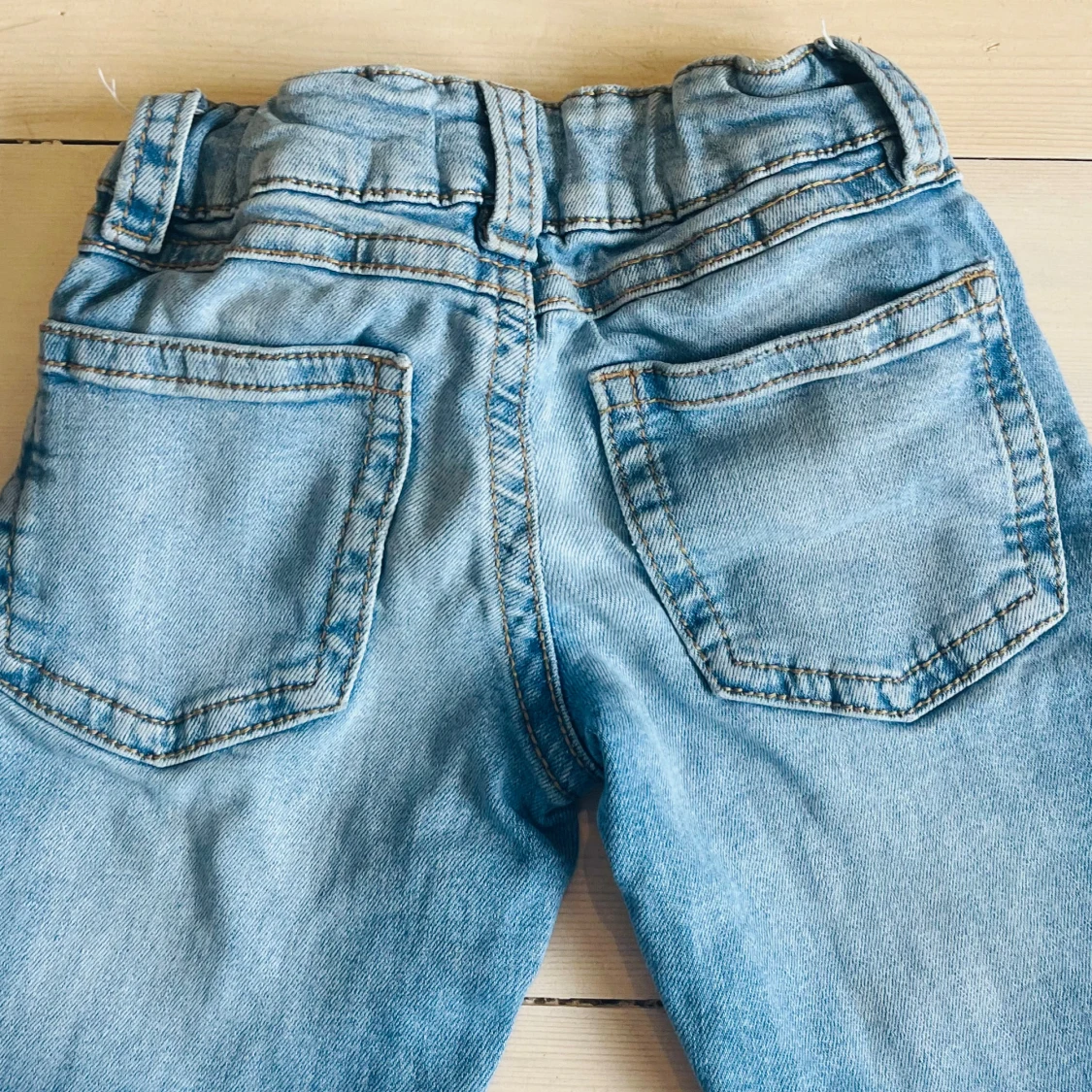 Ljusblå bootcut jeans från Gina Tricot 146  - 3