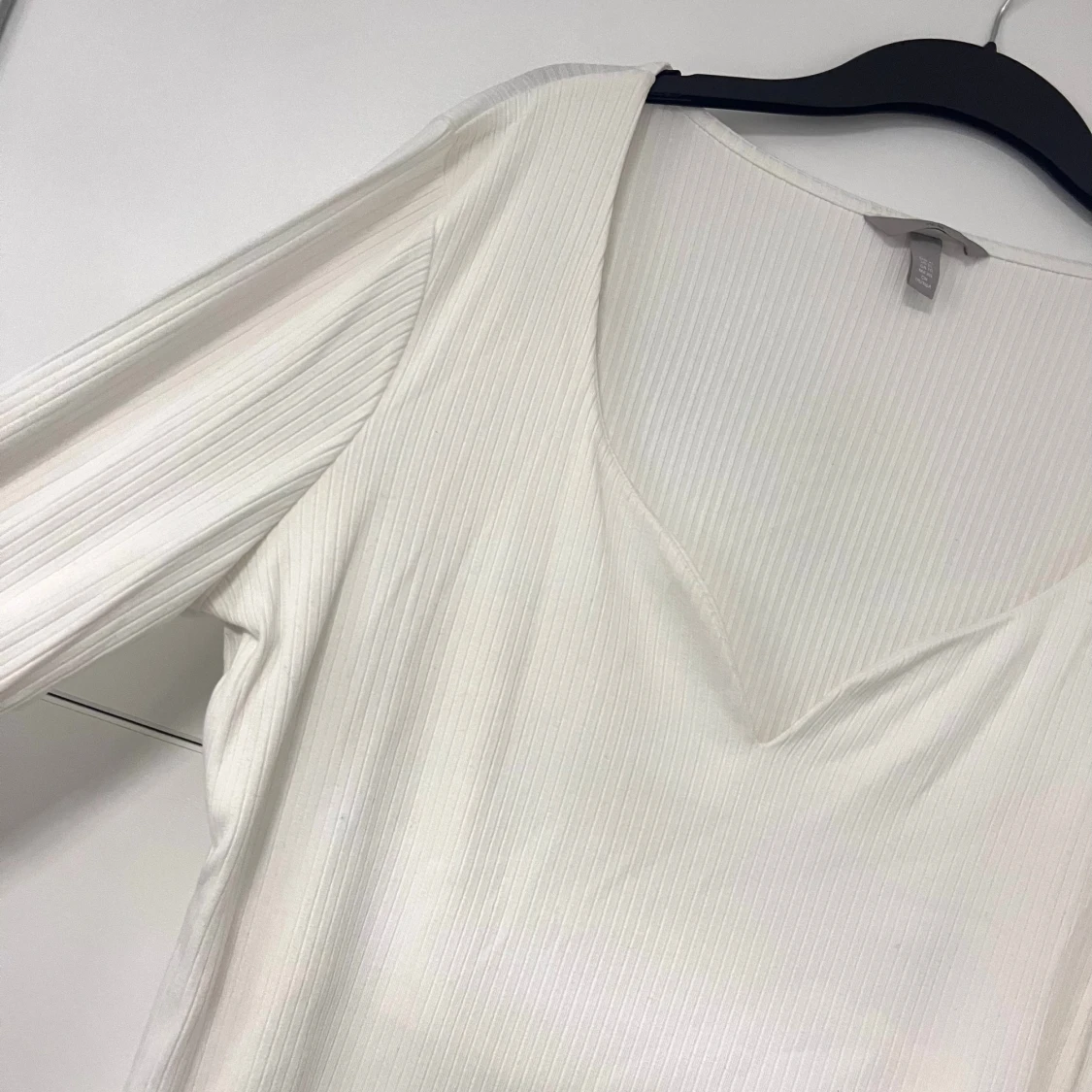 Vit ribbad långärmad topp - 2