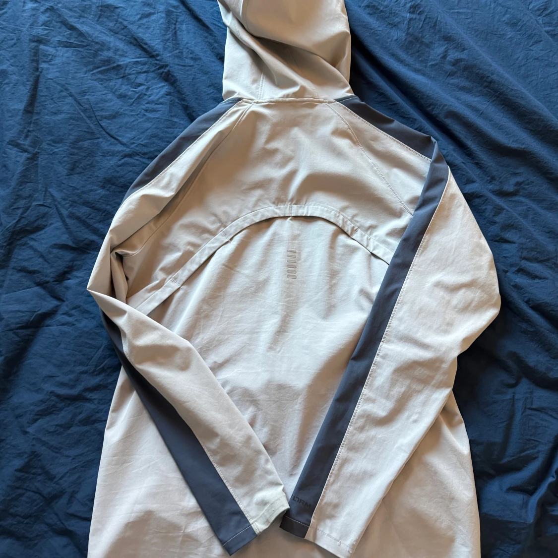 Grå vindjacka från Under Armour - 1