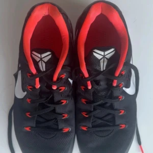 Kobe 9 - 7/10 skick storlek 46 ingen originallåda