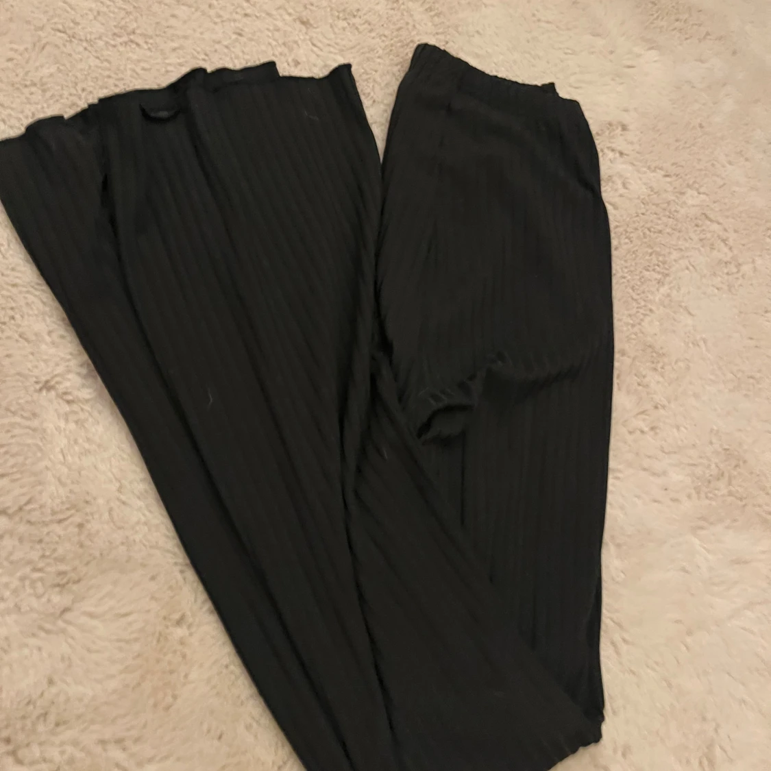 Svarta ribbade bootcut-byxor från SHEIN - 1