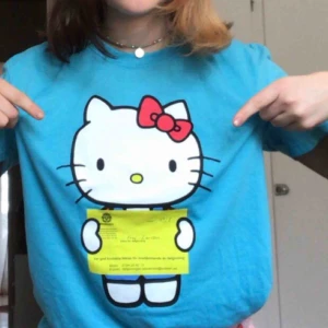  - Säljer min älskade Delgivningskatten-T-Shirt pga tycker den förtjänar att användas mer. Limited edition ofc. 🤪🤪 priset kan diskuteras <3