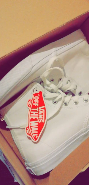 Vans camden zip HI - Helt nya Vans i storlek 37, dragkedja längs med hälen. 