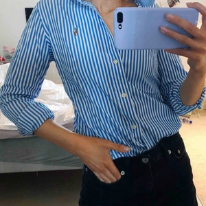  - Skjorta från Ralph Lauren. Använd endast ett fåtal gånger. Nypris 1200 kr