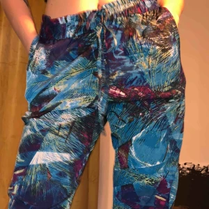  - Riktigt coola byxor från Amisu! 200kr frakten är inkluderad! <3