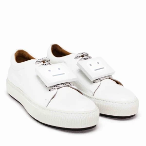  - Acne Adriana face skor Köpta i Stockholm Använda en höst, så är rätt slitna men är fortfarande snygga och användbara!💖 Nypris är 3500kr