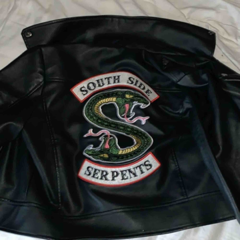 Riverdale outlet serpents jacka