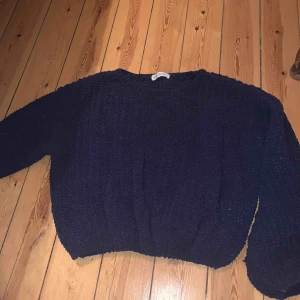  - Jätte fin stickad tröga använd fåtal gånger  Sticks inte