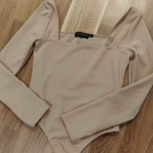  - Så snygg body från Prettylittlething 🌪