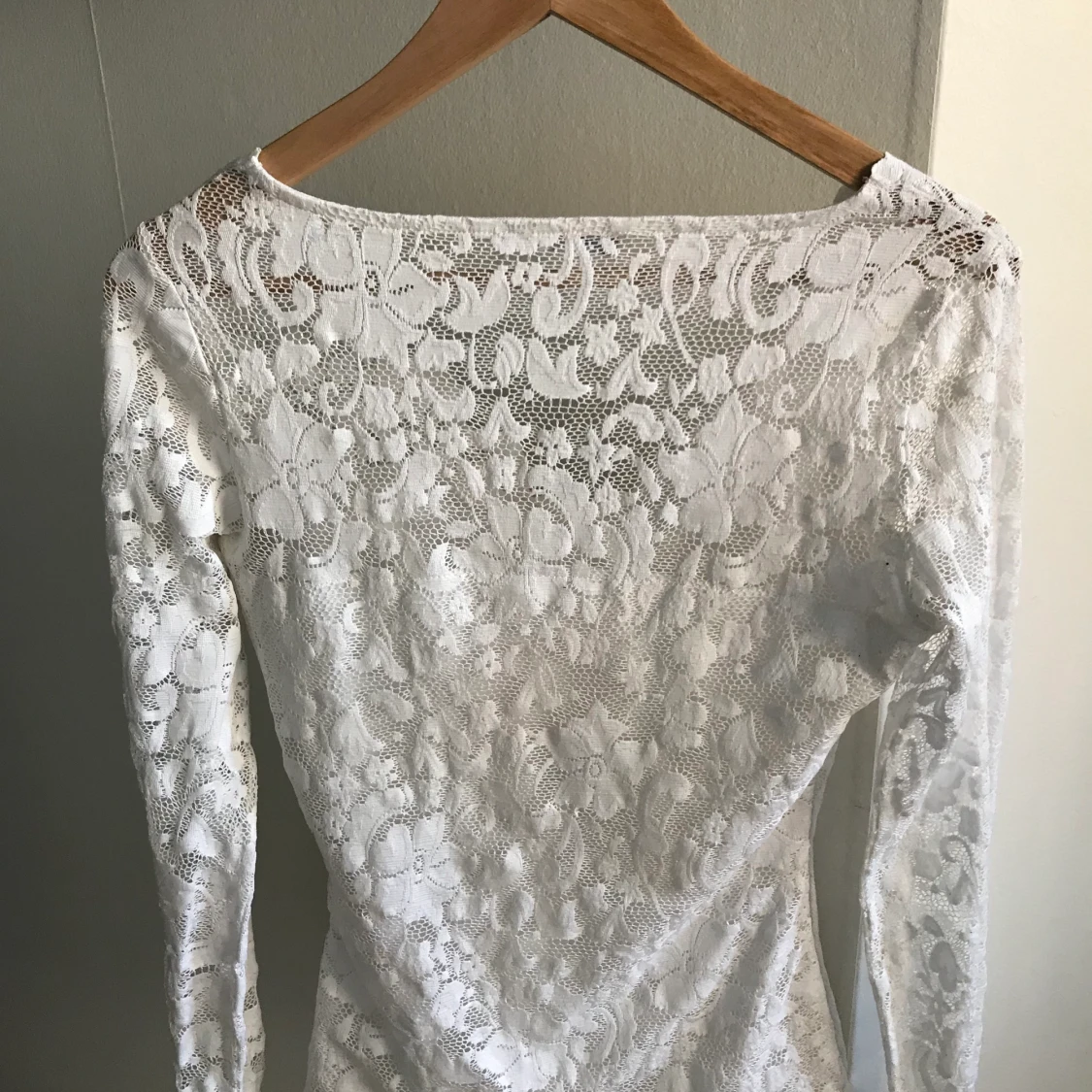Vit långärmad spets tröja  - 90