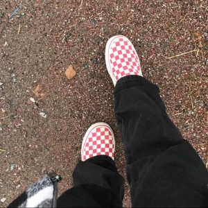  - säljer dessa sjukt snygga schackrutiga vans! säljer pga för små för mig ☺️ frakt är ej inkluderat! (lånade bilder)