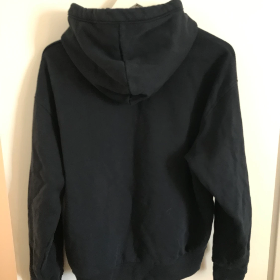 Mörkblå hoodie från weekday i strl XS🤩 - 91