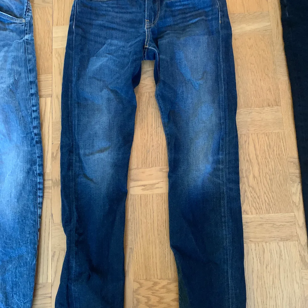 Levis 502 W28/L32. Mörkblå. Fint skick, ej slitna.. Jeans & Byxor.