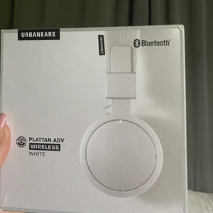 Plattan urbanears bluetooth - nypris ca 500kr (elgiganten), kvitto finns. köpta 2018 men är endast uttagna ur förpackning så dem är som nya. köparen står för frakten