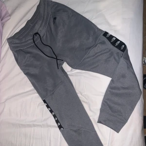 Mjukisbyxor - The north face byxor med fleece 