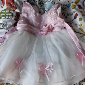 Klänning  - En festklänning 