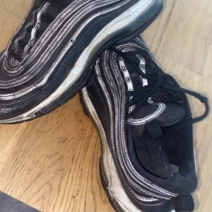 Skor - Säljer mina Nike skor storlek 38  kan gå ner i pris