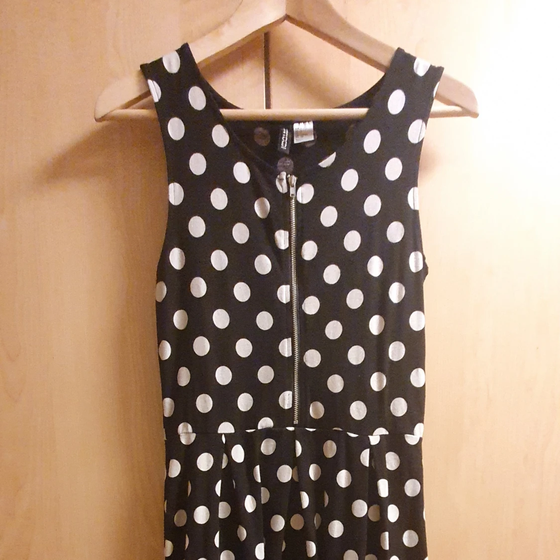 Prickig klänning Strl. S